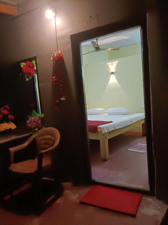 Om D S Cafe 51 & Beach Stay 戈卡尔纳 外观 照片